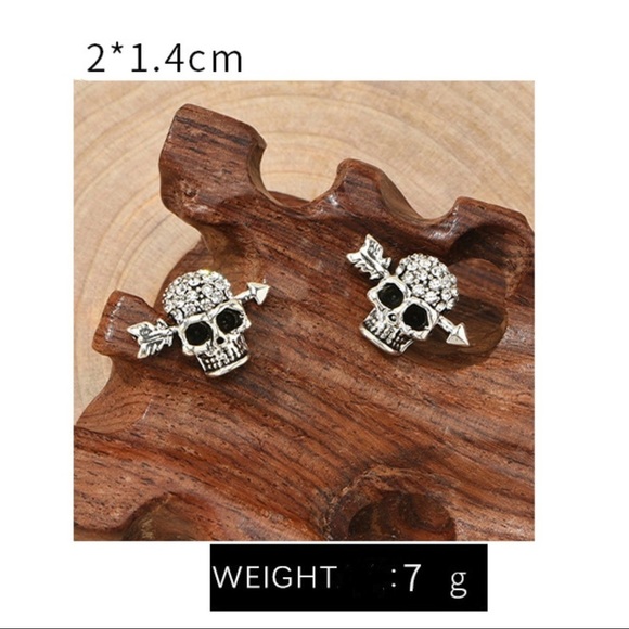 Any 3/$25! Silver Crystal Pave Skull w/Arrow Earrings - Picture 4 of 6